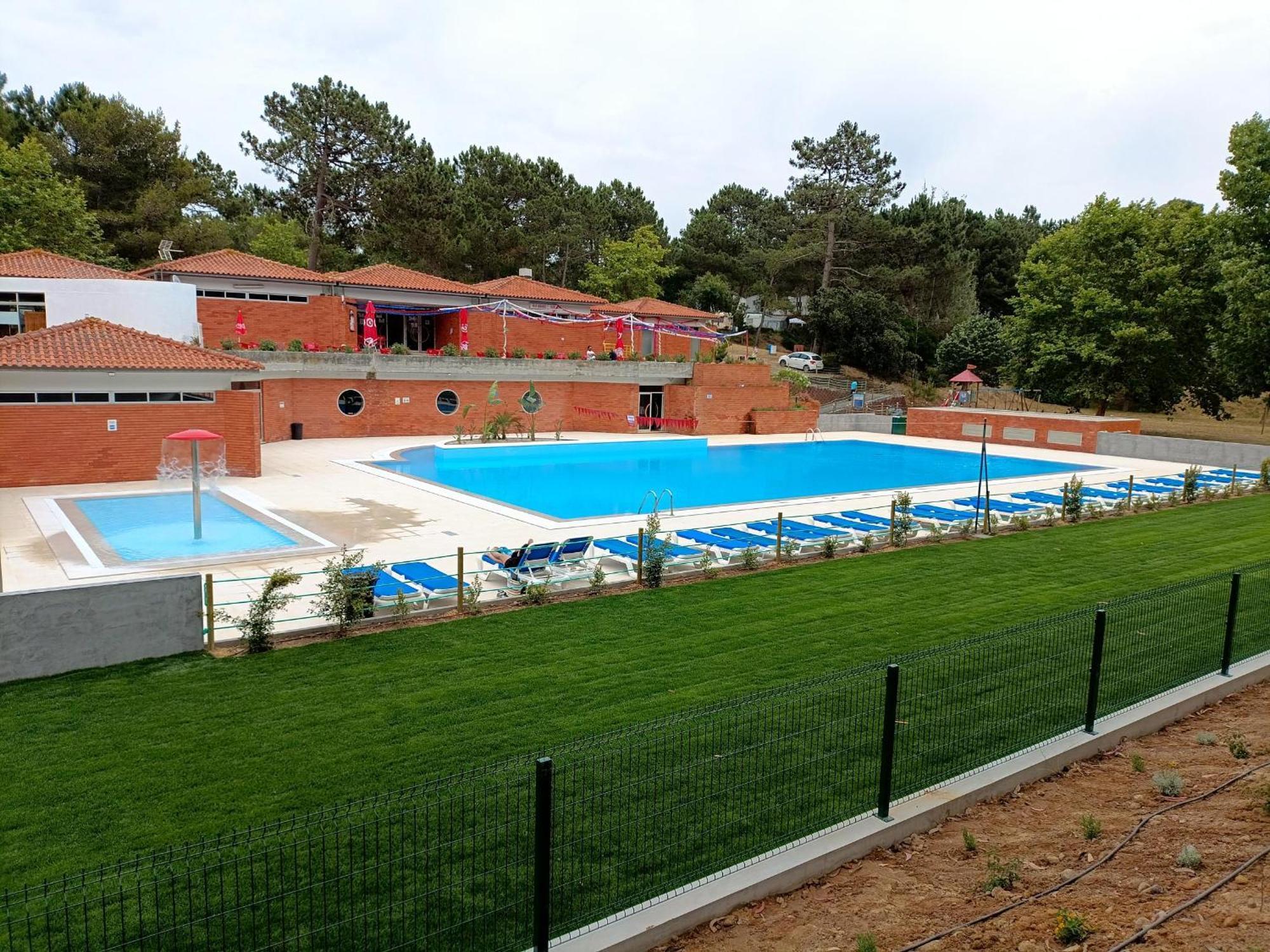 Parque De Campismo Orbitur Foz De Arelho. Hotel Foz do Arelho Exterior photo